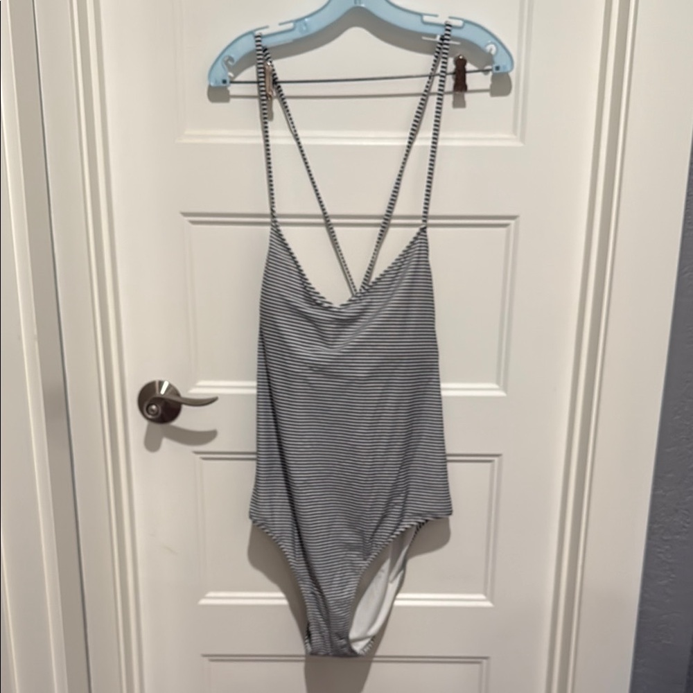 Aerie American Eagle NWT xxl Striped One-Piece Swimsuit full coverage